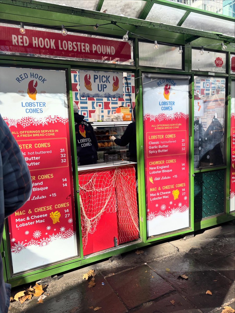 YungAltimus's tweet photo. Lobster cones at Bryant Park’s Christmas Market in NYC. https://t.co/C4fhJiPB9e