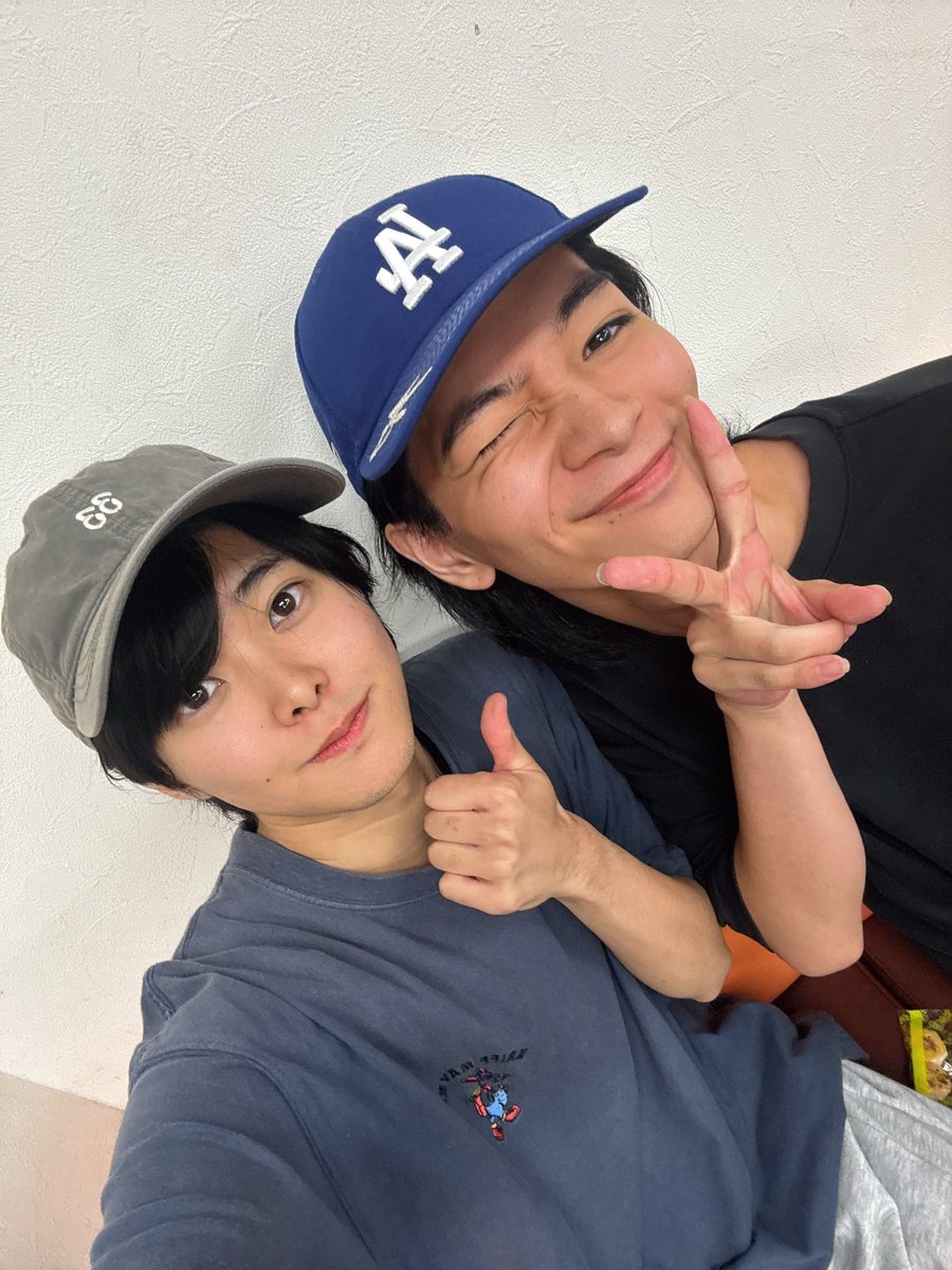 MINATO___hi's tweet photo. #モンタージュ2026 今日はオフでした〜💌
本番まであと4日です‼️早すぎる…。
悔いのないようにやり切るぞ👊🔥
チケット予約は28日まで❕少しでも迷ってたら絶対来てください❣️後悔させません❕劇場でお待ちしております💌✨️
写真は足田役の辻と🎶
🎫：https://t.co/GA9zHa3u7H
 #廣瀬港 https://t.co/61jqUp3NRH