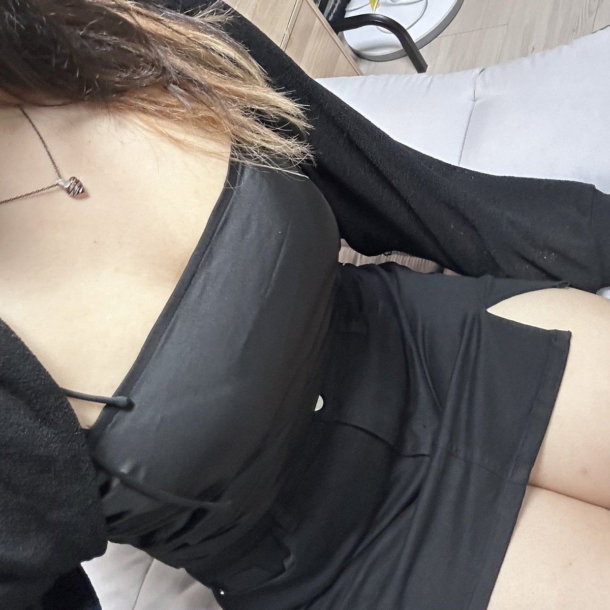 gretyie's tweet photo. 올블랙🖤 https://t.co/4UkpXeV6Le
