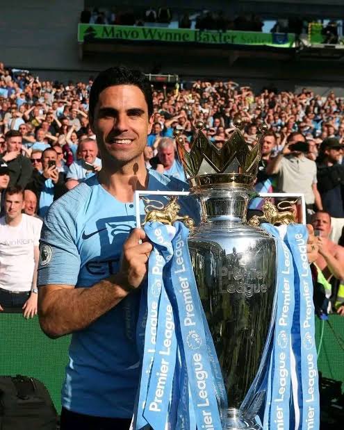 SamueILFC's tweet photo. Your manager literally lifted those ‘dirty’ titles. https://t.co/1qQhOMhvSL