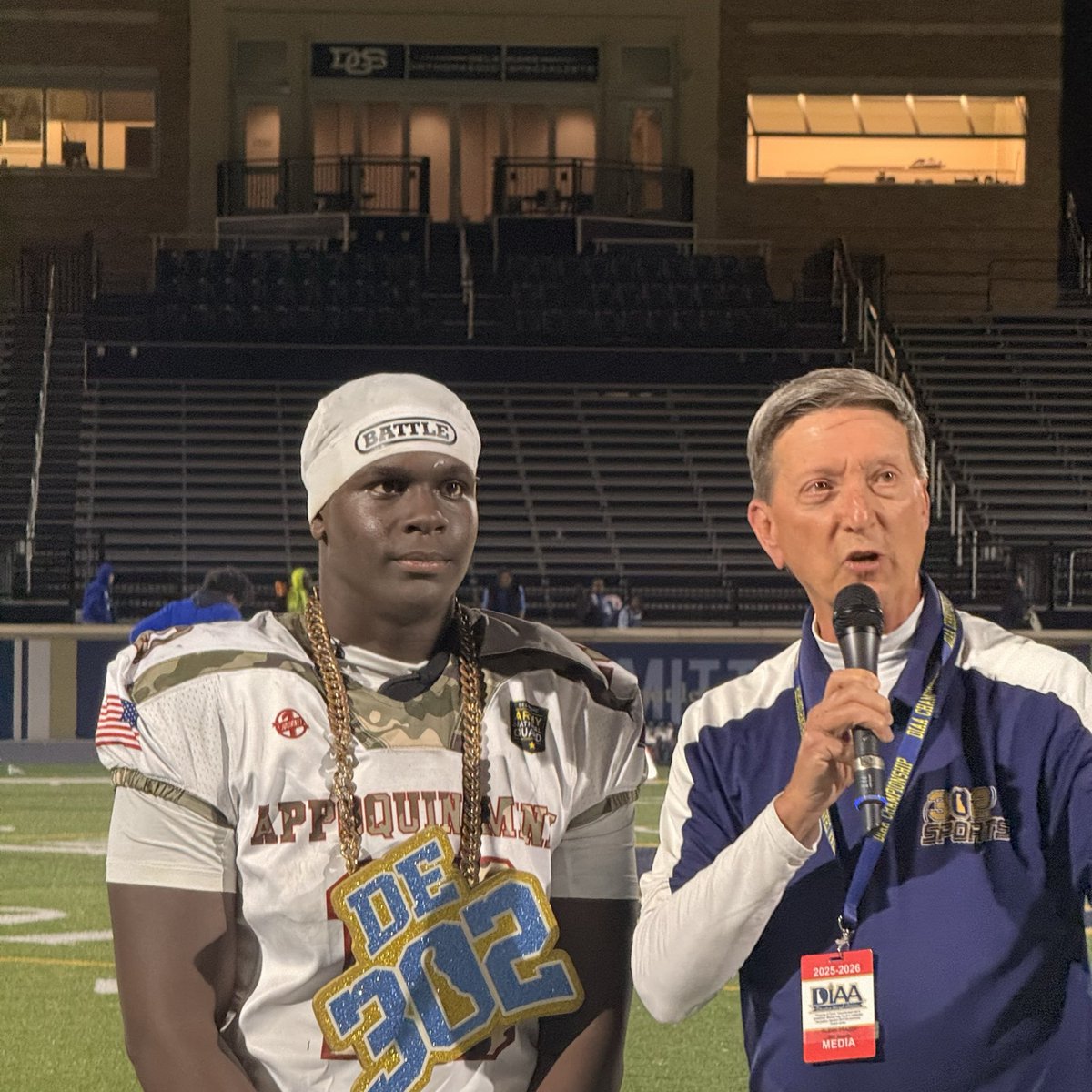AjMartin2027's tweet photo. Thursday night lights was amazing.  With my Dad and Step mom serving in the Delaware Army National Guard this game was super special to me.  Had to SALUTE them for their service. #playerofthegame #Delawarefootball #LB @AppoFootball  @CoachTMorg https://t.co/SwnrsWYV6S