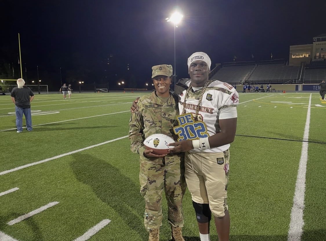 AjMartin2027's tweet photo. Thursday night lights was amazing.  With my Dad and Step mom serving in the Delaware Army National Guard this game was super special to me.  Had to SALUTE them for their service. #playerofthegame #Delawarefootball #LB @AppoFootball  @CoachTMorg https://t.co/SwnrsWYV6S