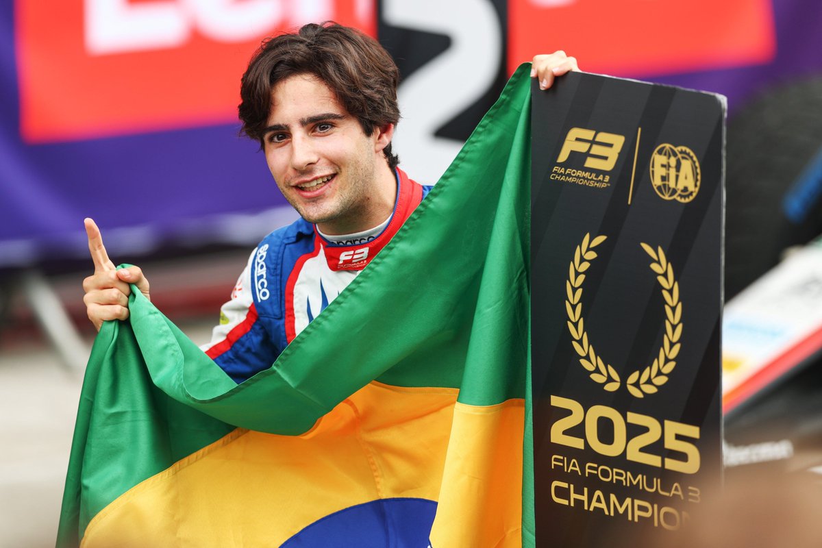 SardonRacing's tweet photo. @TheUnitedGroup4 @LFCDimitar24 @BGrockihi2 Clearly not. Only one is on the verge of winning consecutive FRECA, F3, and F2 titles and the promotion to F1 for the next year. The others can only dream of that. https://t.co/HIMWFttjnr