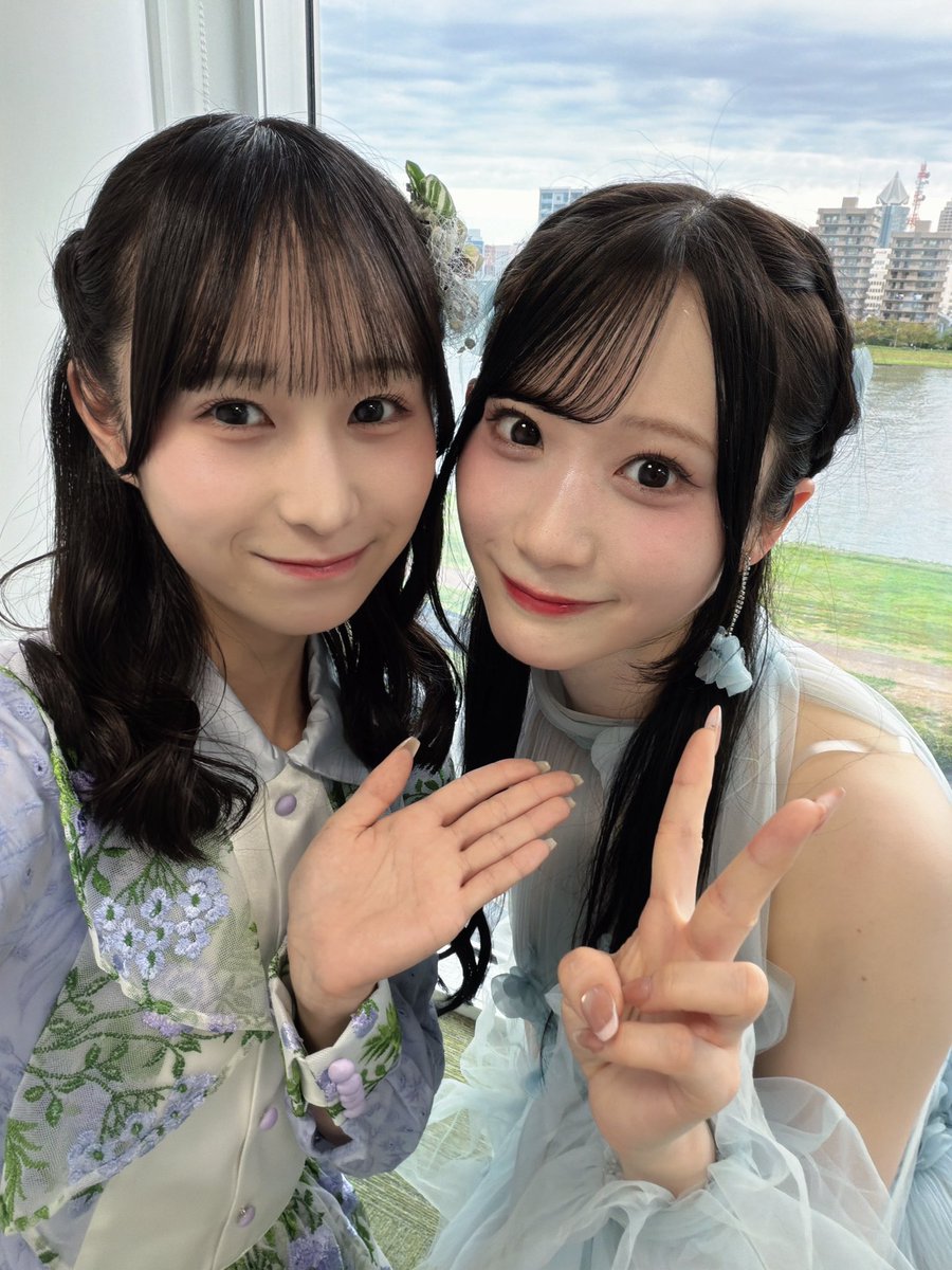 nana_isozaki's tweet photo. 橋本真希さんとお写真撮らせていただきました🥹

ずっと一方的に拝見していたので、今日こうしてお会いできたことが嬉しくて…！

皆さんとっても素敵でキラキラしていて、私ももっと頑張りたいなと思いました✨️

またお会いできますように！
ありがとうございました♡

#RainTree さん
#NSTまつり https://t.co/zhpctnV41N