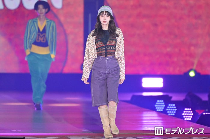 modelpress's tweet photo. 【♥️Rakuten GirlsAward 2026 A/W🍰🍭】

元櫻坂46小林由依、柄カーデ・ハーフパンツ・ニット帽…個性派コーデに反響✨️

「着こなせるのさすが」「ギャップがすごい」
https://t.co/2LDoVrISZS

#ガルアワ2026AW https://t.co/BZ0gBJ20CQ