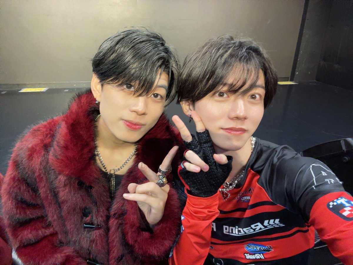 yuri_hitotumatu's tweet photo. 本日はえいこうのプロラありがとうございました！！🔥

みんなで盛大にえいこうのお祝いできてよかった！！！🎉

新衣装すきすぎる

次は29日RADIO! READY GO! でお待ちしてます！📻 https://t.co/Orw2jxURKX