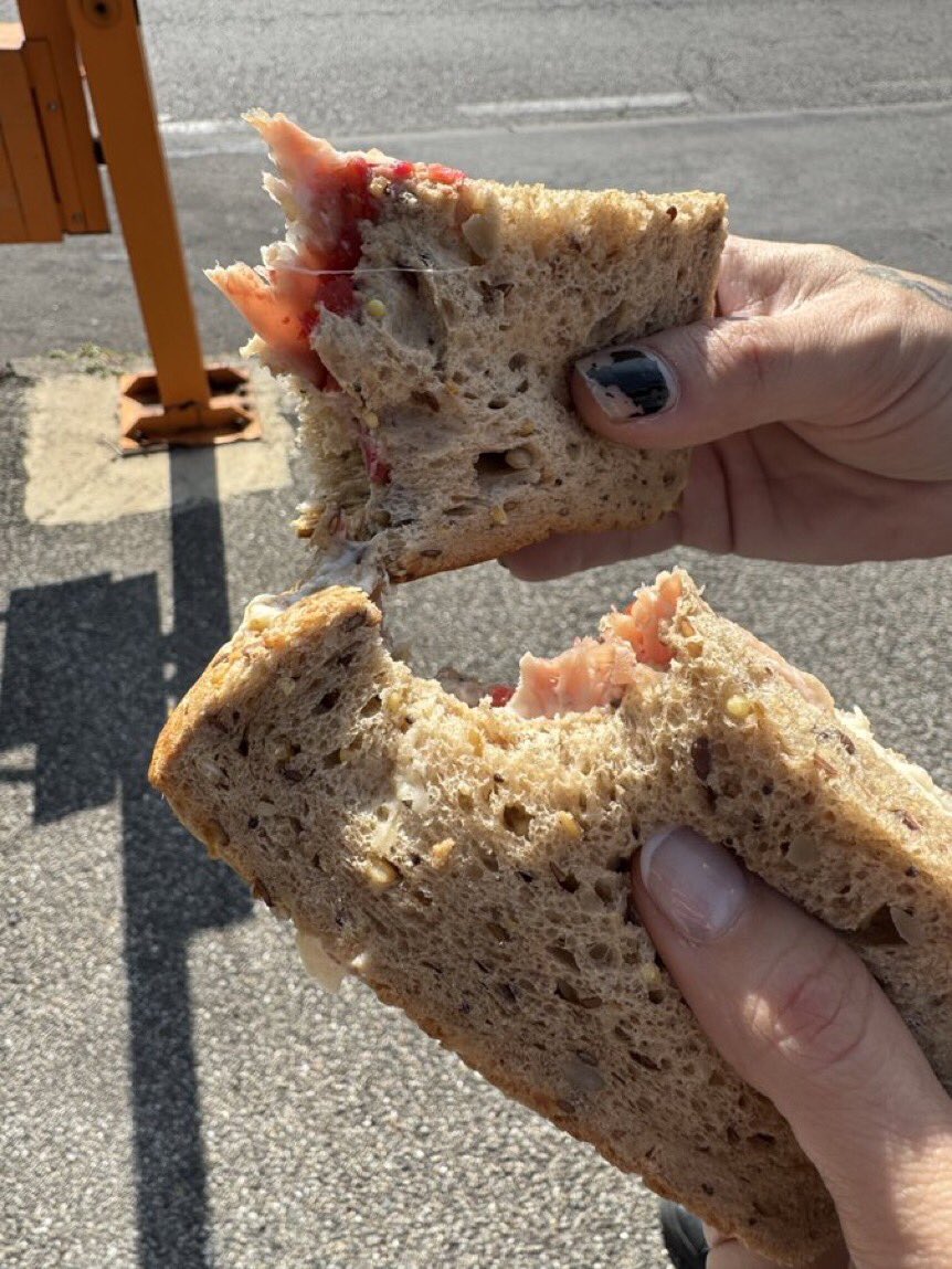 CaroMcCarthy's tweet photo. Good morning, I’m eating some sort of premade Sandwhich from a connivence store https://t.co/ozt0sS3Llo