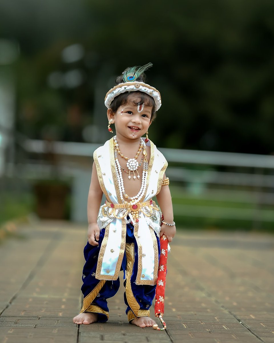 NatishaMatz3by's tweet photo. KRISHNA 
Street, portrait, landscape, wildlife, fashion, macro, and nature photographer from Karnataka. Also experienced in visual arts, photoshoots, Canon, Nikon, Sony, Lightroom, and Photoshop. https://t.co/3K0WvPQReH