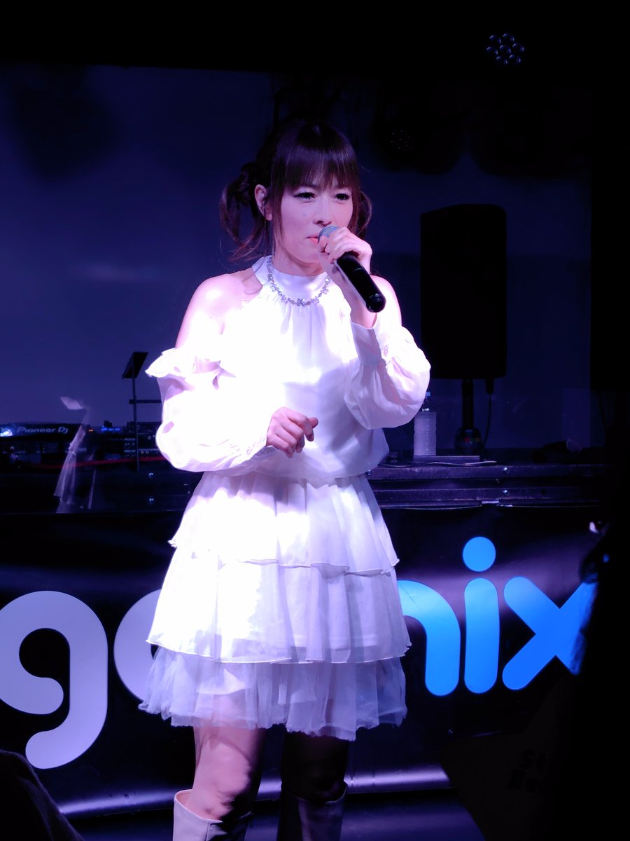 nakoburu's tweet photo. @hoshino_kanako  ほっしーライブお疲れ様でした(^^)。感想は明日ゆっくり書かせていただきますね。今日撮ったほっしーのライブ写真を送りますね(^^)。主催としても色々大変だったと思います。今日はゆっくり休んで下さいね。光の感想も言い忘れたのでそれも書けたらと思います。2回に分けて送ります。 https://t.co/5lQ9EeJWhE