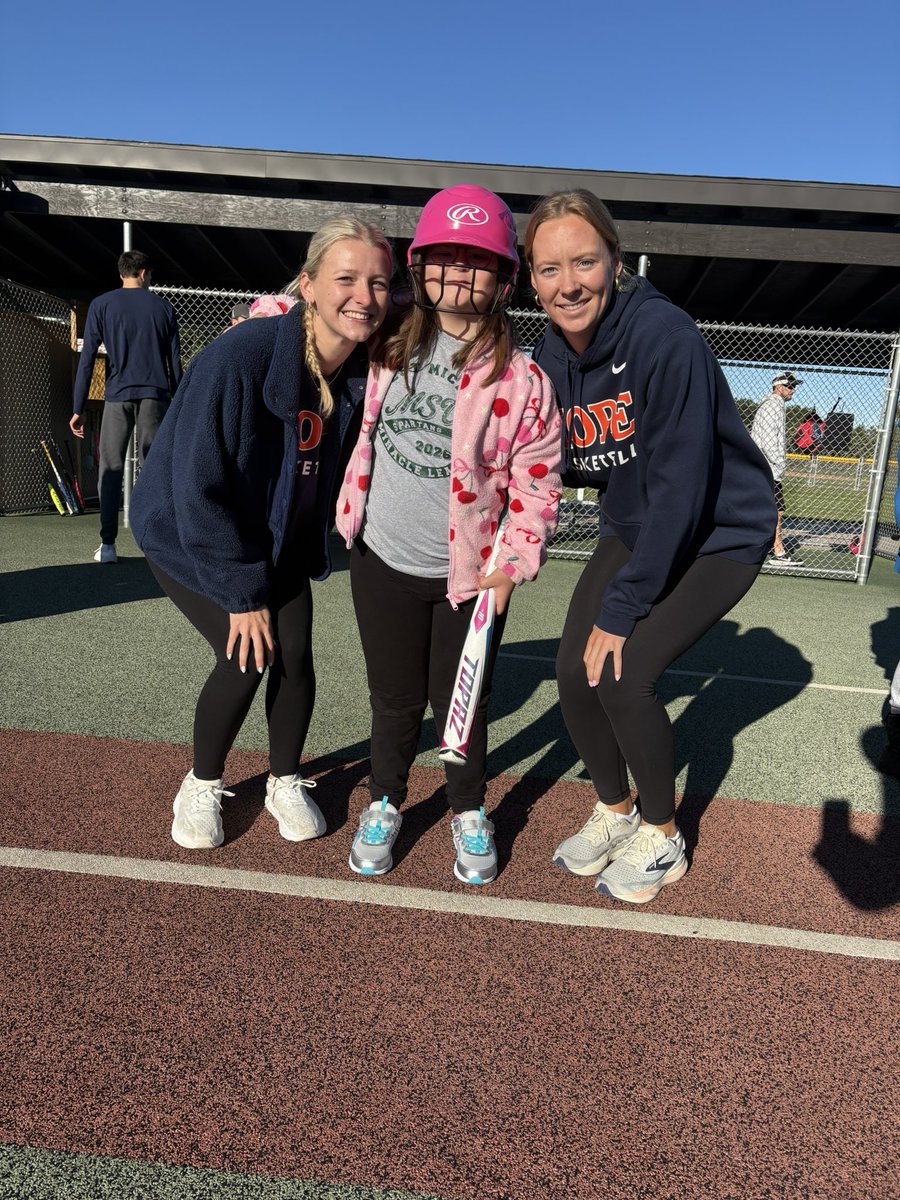 CoachMorehouse's tweet photo. It’s a great day to have a great day!  @HopeAthletics @HopeCollegeWBB #MiracleLeague https://t.co/lbqYbIKdob
