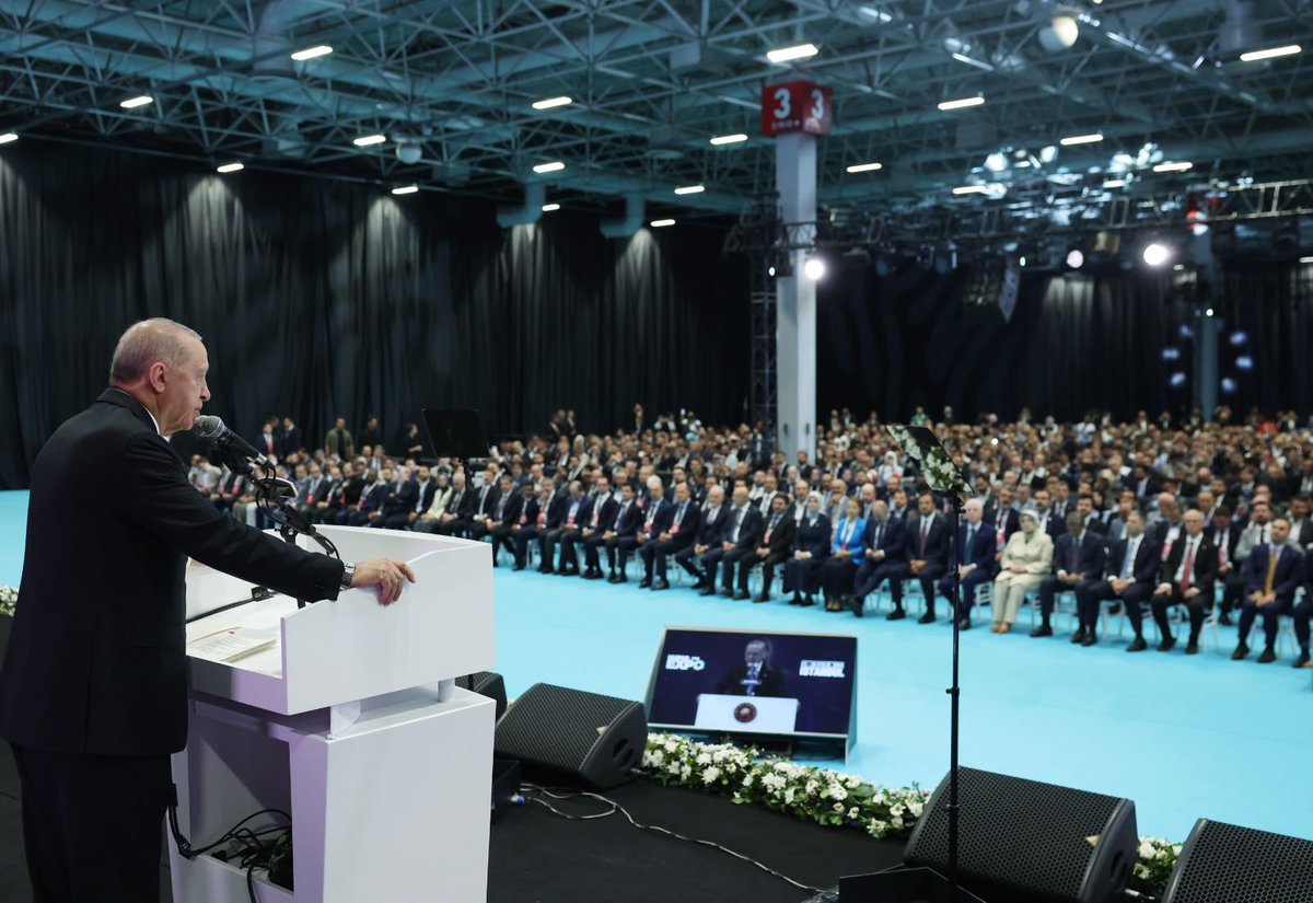 Akparti's tweet photo. "Kendini seçilmiş zanneden, tüm insanlardan üstün gören, insafı, vicdanı, ahlakı, ilkesi olmayan işgalci siyonist zihniyetin maskesini indirmekte kararlıyız."

Cumhurbaşkanımız Sayın Recep Tayyip Erdoğan, 21. MÜSİAD EXPO Uluslararası Ticaret Fuarı ve 29. Uluslararası İş Forumu Kapanış Programı’na katıldı.