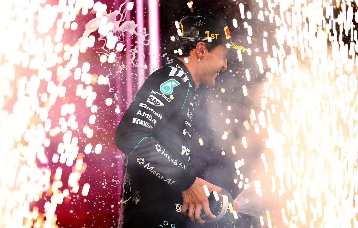 daltonysm's tweet photo. las dos veces que checo y george coincidieron en día de medios, george ganó la carrera. 👀

el poder del chessell. https://t.co/yIgmrSu0ea