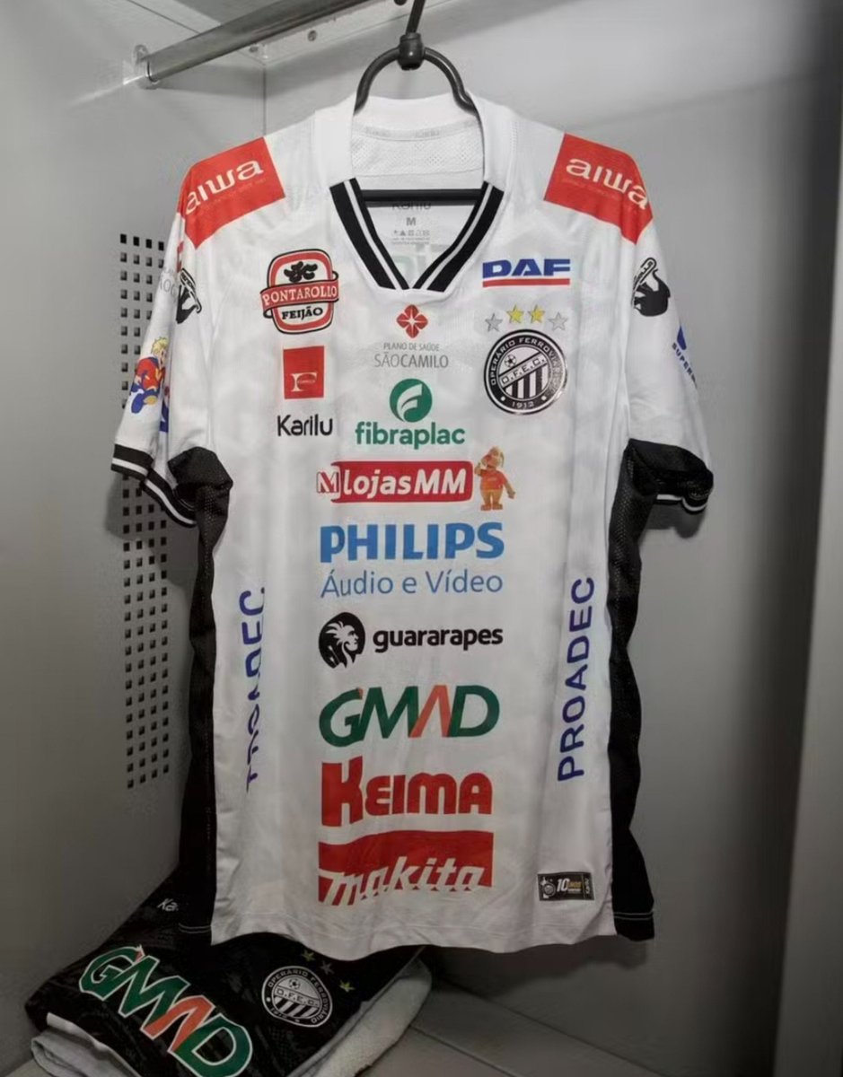 Noitedecopa's tweet photo. Camisa do Operário-PR em 2025 👕⚫⚪

Difícil saber quem era o máster... https://t.co/bYB2NTyf9f