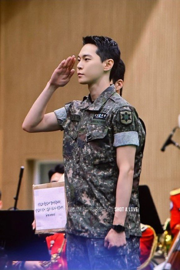 youthwave_'s tweet photo. 군인콤 https://t.co/RvLamdaiB8
