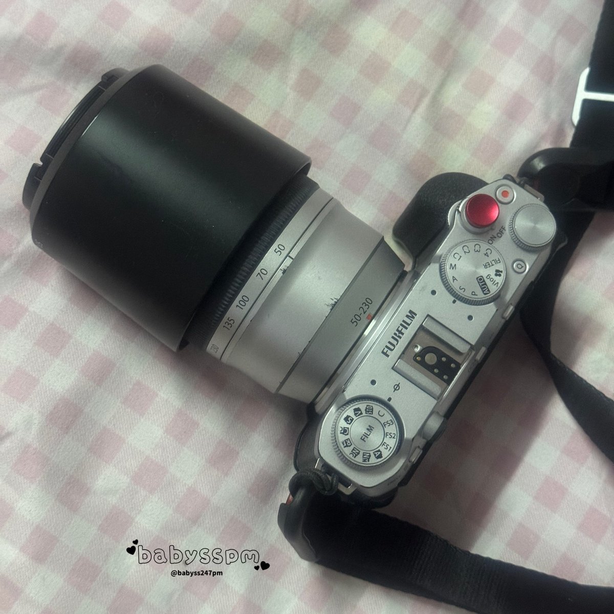 babyss247pm's tweet photo. Kindly rt , เปิดเช่ากล้อง Fujifilm xm-5 + lens 50-230mm สำหรับงาน #GMMTVFANIVAL2026HappyFamily
เปิดเช่าทุกวัน🫶🏻 ยกเว้นวันที่ 07/10

ราคา 700 บาท ส่งถึงหน้างาน

♡ มีสอนใช้   
♡  เช่าadapter + 100 บาท (  type C )
♡  เช่าแยก กล้อง500 เลนส์450
** เมมนำมาเองนะคะ ** 

ตัวอย่างอยู่ภาพ3ค่า