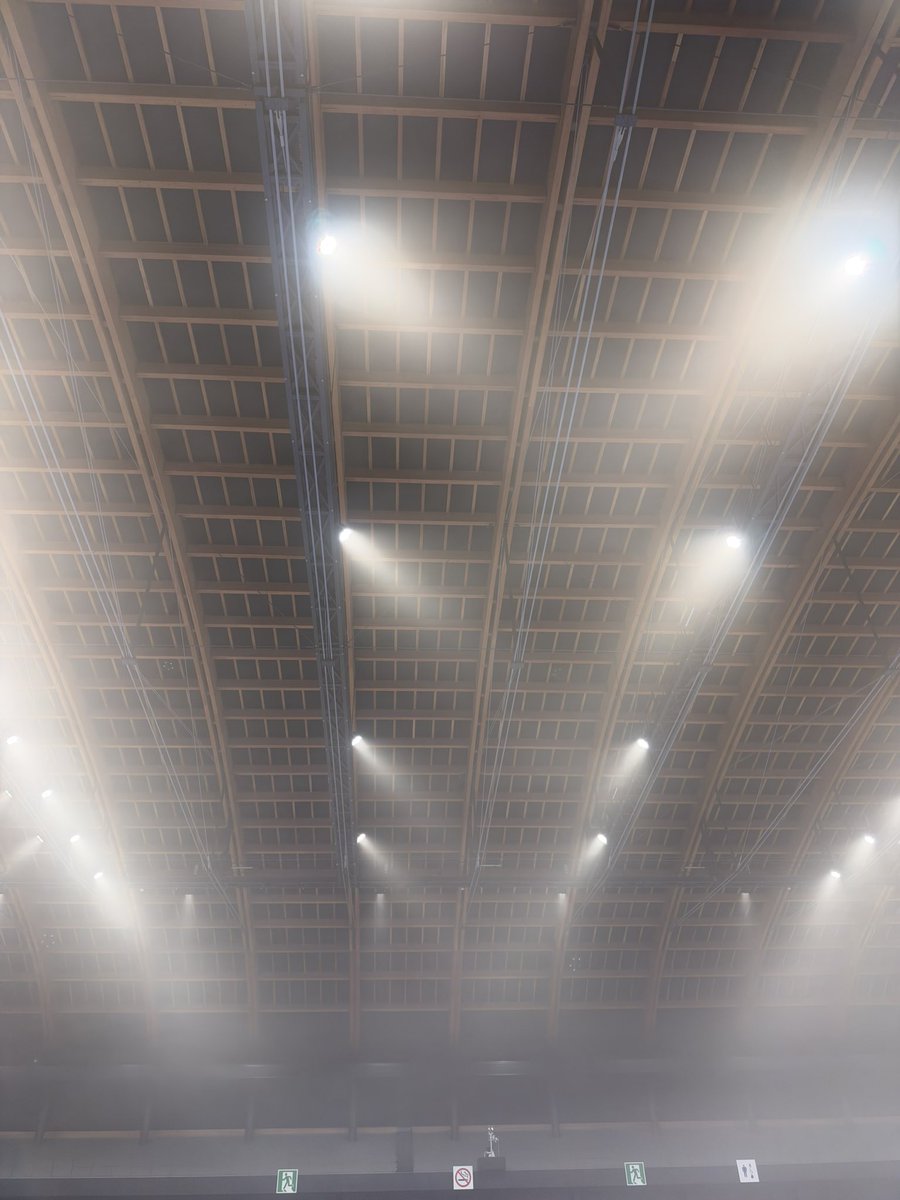 ikebo_papa's tweet photo. とある大企業さんのイベントでオリンピック以来の有明体操競技場（GYM-EX）へ。なんか泣きそう笑

小さなステージも好きだけど、大きなイベントはやっぱり楽しいね。

2枚目は海外スタッフたちを

「日本のサンドイッチやばい！」

と唸らせたローソンw https://t.co/B0pjevtOuh