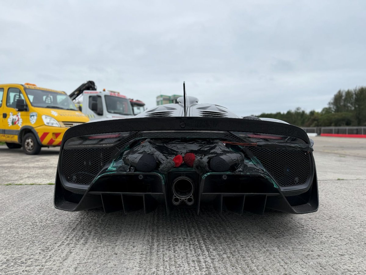 ShareGamePlay's tweet photo. Polyphony Digital has captured audio of both a Lotus Evora 400 and a Mercedes-AMG One🚗🔊🎙️

Could they be coming to Gran Turismo?🤔
Lotus coming back to GT?👀

https://t.co/OkMKcM0bza https://t.co/aysInJ0oOM