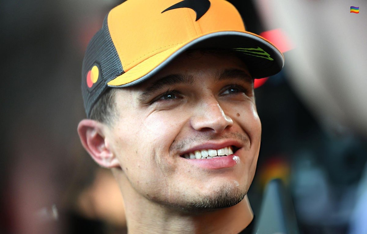 MaxArgento33's tweet photo. 🚨 | LANDO NORRIS LLORANDO PORQUE LO CHOCARON.

➡️ Norris afirma que esos accidentes deberían castigarse con una "RACE BAN". 

➡️ Y que esos pilotos no pertenecen a la F1. https://t.co/WbZXjVQQdK