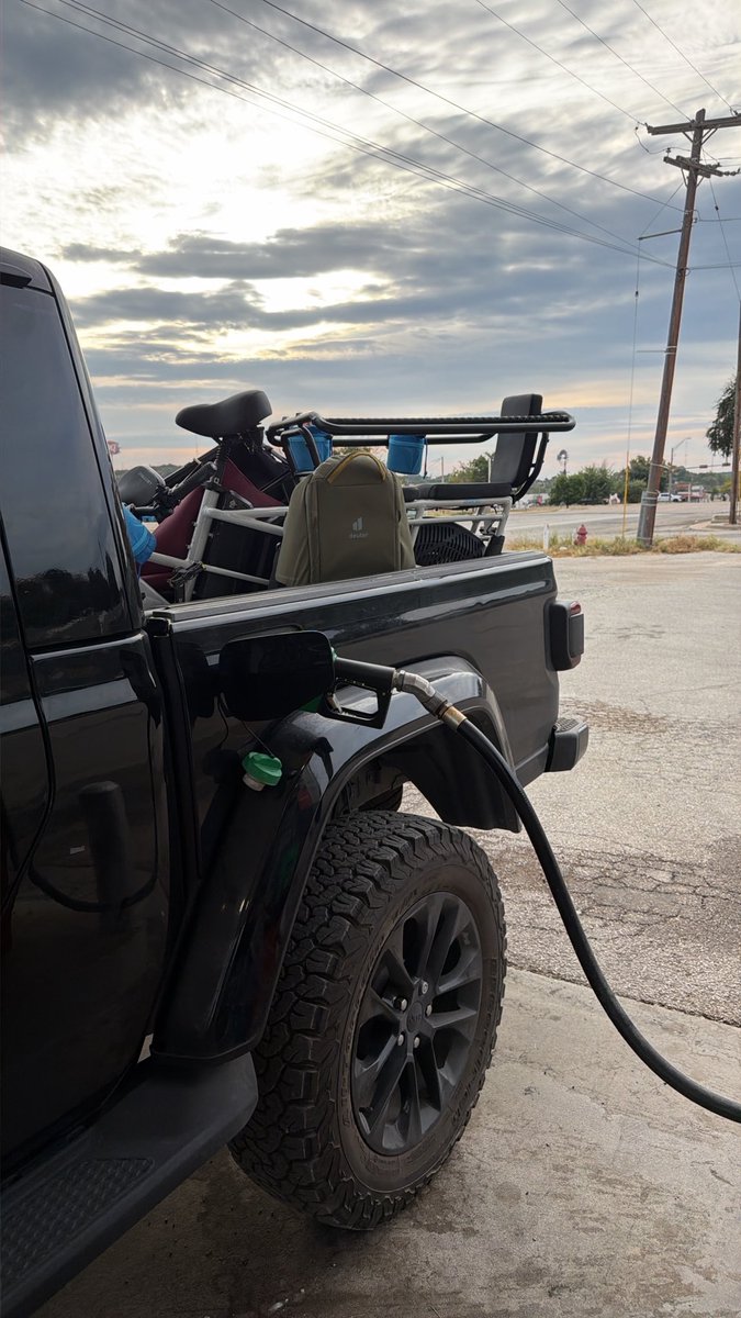 JSON_JEFF's tweet photo. Diesel Jeep, E-bikes,Marfa, Tx. Life is good. https://t.co/c5Kt1iW0rR