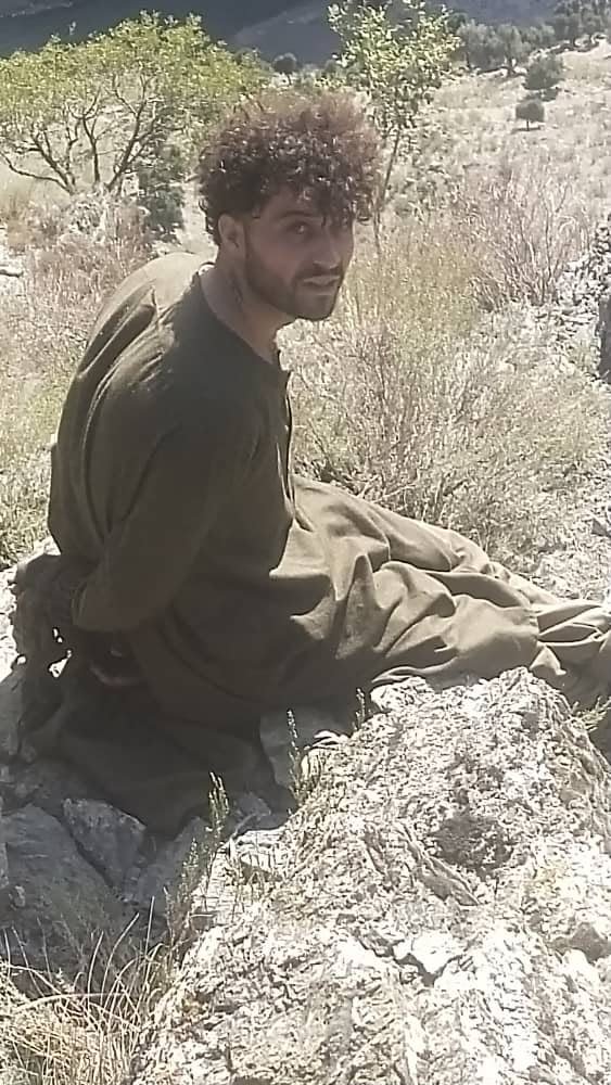 SahidQari62118's tweet photo. نورستان کې د شرفساد ډله له چترال څخه افغانستان ته د را اوښتلو پر وخت د افغان ځواکونو پر یو مخفي کمین وربرابر سوي دي . سخته چکنی ترې جوړه ده .بې ادبي د هم په کې معاف وي🤭 https://t.co/uJVrn7N6mu