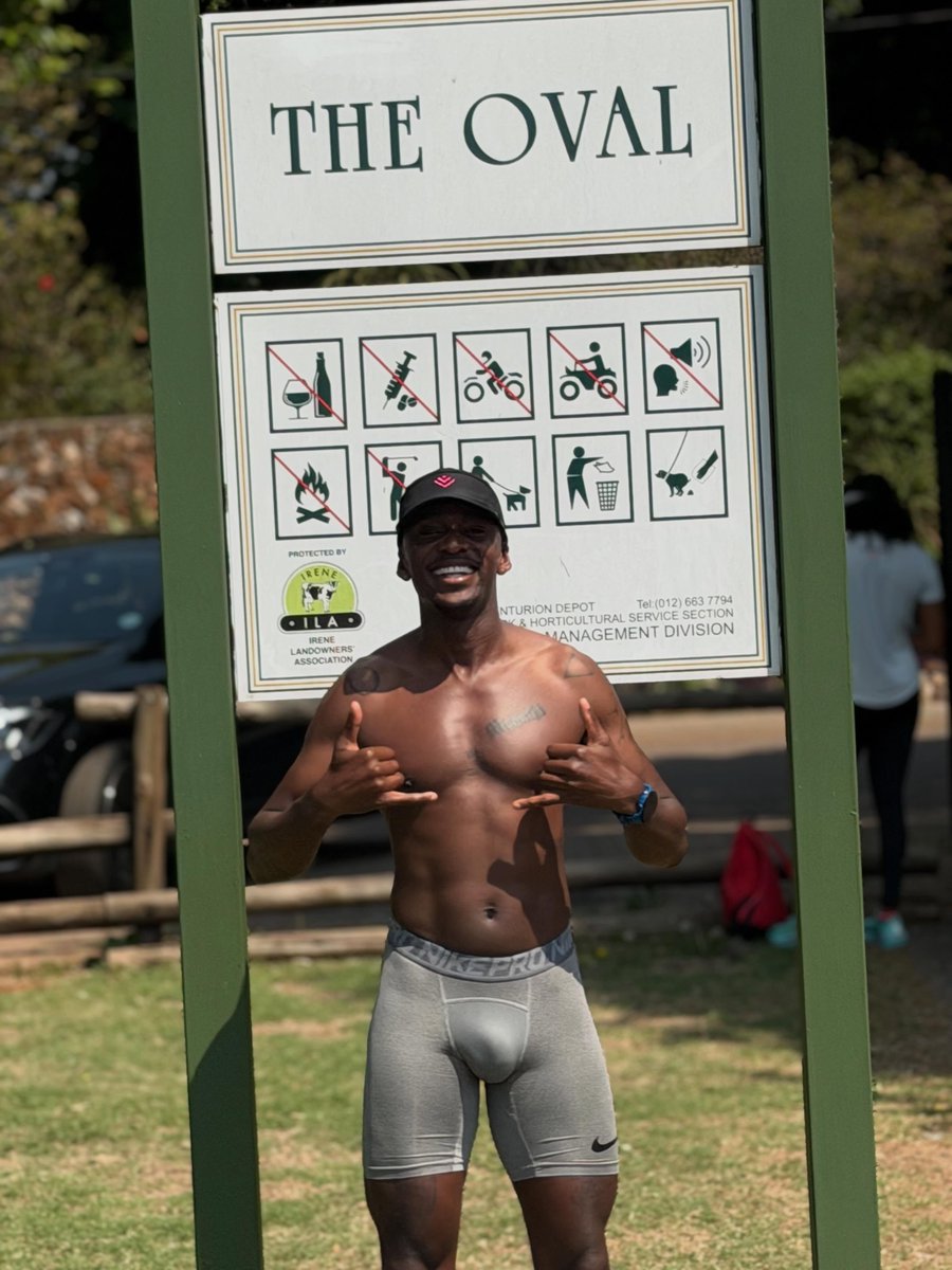 DonaldMakhasane's tweet photo. Nami I finally made it to the oval ���🙌 https://t.co/P5VC3ww8MO