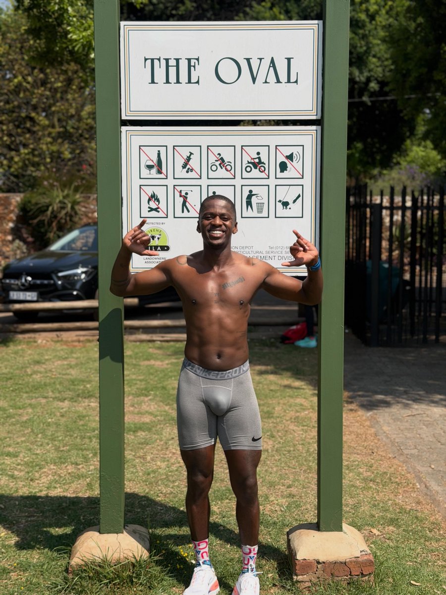 DonaldMakhasane's tweet photo. Nami I finally made it to the oval ���🙌 https://t.co/P5VC3ww8MO