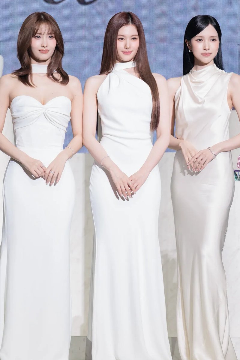 godmitzu's tweet photo. SANA will be an MC for 2026 MUSIC BANK GLOBAL FESTIVAL IN JAPAN at Japan National Stadium on December 12th, the same day that NAYEON and MISAMO are performing! https://t.co/XltY2glVs4