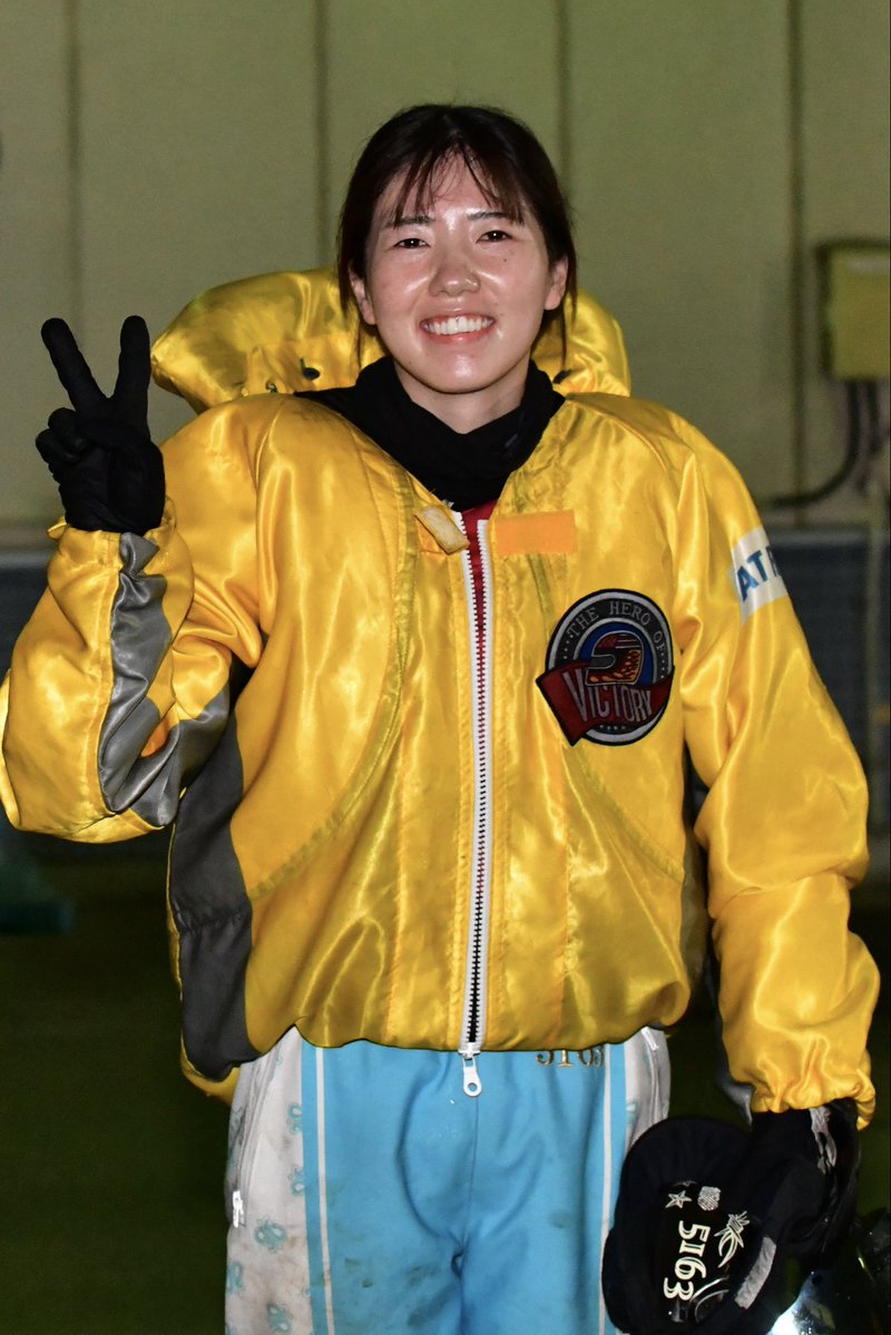chusporace's tweet photo. 【#ボートレース若松】#ヤングダービー
優勝戦６号艇 #清水愛海 選手🗣️「うれしい、マジでうれしいです。2周1マークはやらかした、と思ったし、準優で2等取りだということを忘れいていて、やべーってなりました（笑）。スリット後も（６番に）かかるか、かからないか分からず粘り過ぎましたね。もっと早くやめて、全速に切り替えればよかった。判断ミスです。自分がミスしなければもっと簡単に2等が取れていた。でもエンジンのおかげでミスを助けてくれる感じですし、展示タイムは出ていないけどレースにいけばいいです。昨日（4日目）とはペラ調整を変えていってこのほうが全然いいです。レース足がいいですと書いておいてください。6号艇なのでワッキー（宮脇遼太）に伸びつける調整を教えてもらおうかな（笑）。でも、ペラにヒビが入っていて大きくは叩けないし…。なのできょう（準優）と同じような調整、展開を突けるような調整でいくつもりです。無欲でいけているのがいいのかな。大山千広さん以来の女子優出は光栄です。このあとＦ休みで無理だと思っていたけど、レディースチャレンジカップに出られるように6コースから頑張ります」