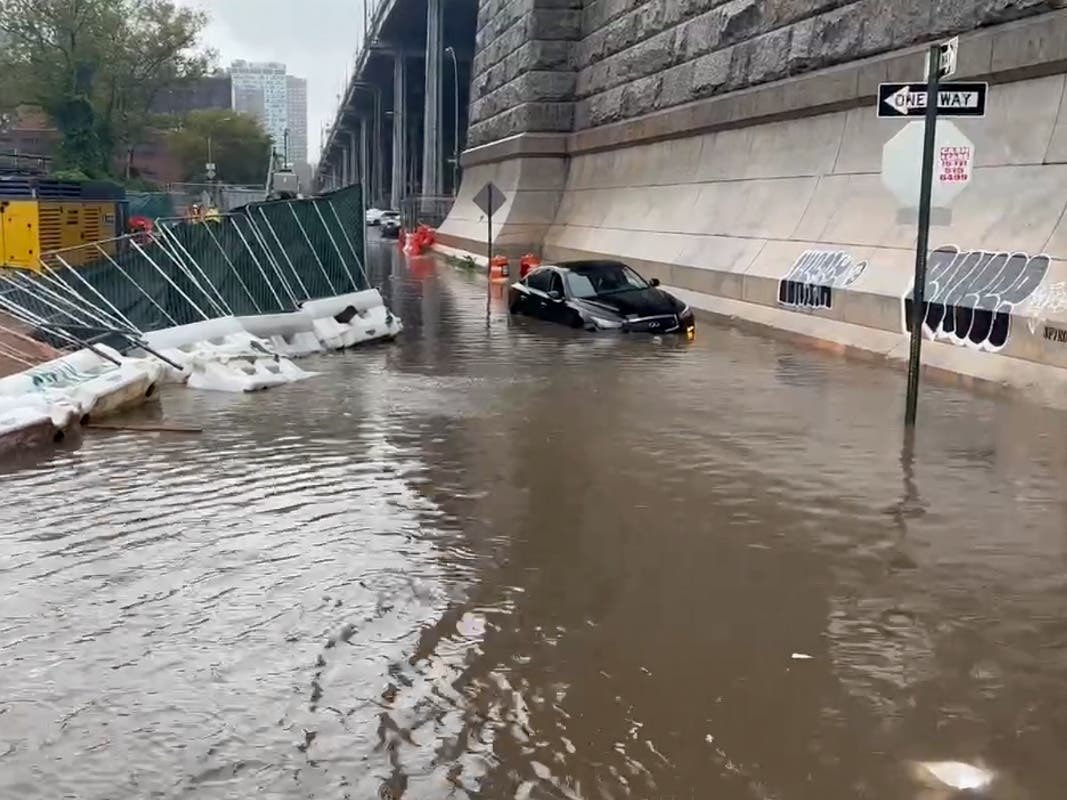 Helium7514's tweet photo. @ArchLuminous @1CrazyFoxx1 @NYCMayor So you admit Eric Adam was responsible for this then huh 🤔 https://t.co/zZsf9OntrN