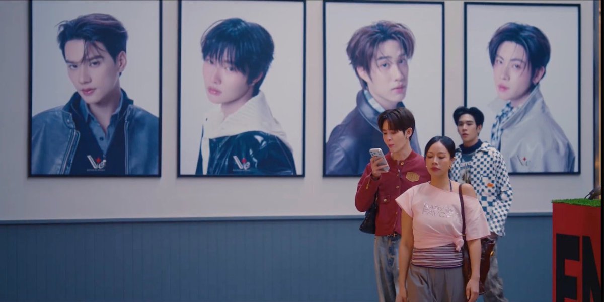 L0NERIS's tweet photo. khem gang and your sky gang in different companies, that's exactly why nobody should ever be a company stan 🚬 #MrFanboyEP5 https://t.co/Z5Zqw2yZE8