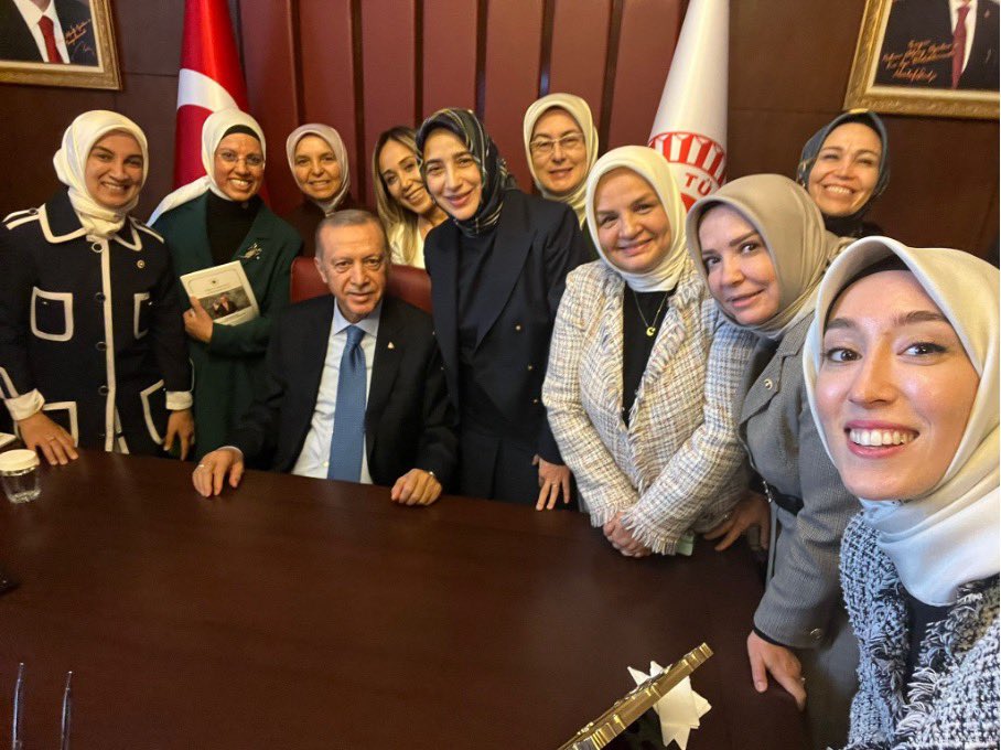 eyyubi34's tweet photo. Hepsinin 7 sülalesi tek tek araştırılsın.

Reis’in davasına kim zarar veriyorsa, Milletin güvenini kim zedeliyorsa 

HESABI SORULSUN! https://t.co/zDuWc6QvH9