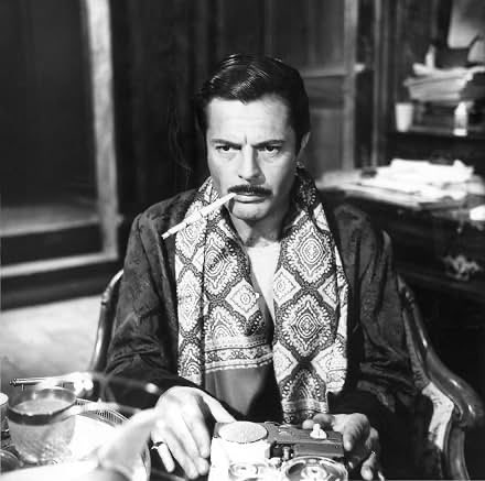 marincine's tweet photo. Un día como hoy, de 1924, nació el italiano Marcello Mastroianni, uno de los mejores actores de la historia, de gran carisma y personalidad; protagonista de filmes fundamentales como La Dolce Vita, 8 1/2, La Noche, Divorcio a la Italiana, Matrimonio a la Italiana, Un Día Especial, Ginger & Fred, Ojos Negros, Todos Estamos Bien. Tras una brillantísima trayectoria de medio siglo, murió a los 72 años.