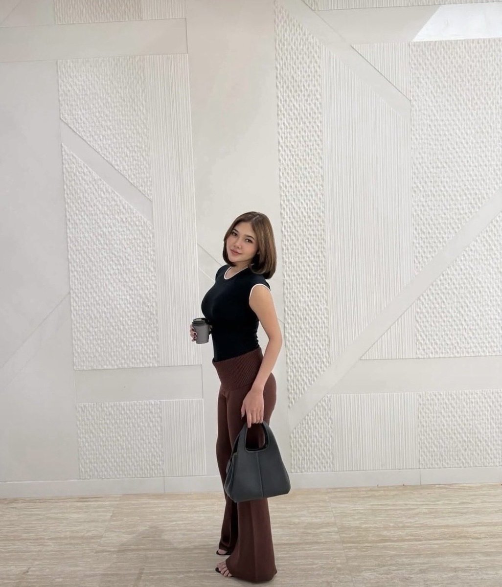 xephle's tweet photo. hii available 
#availbatam #bobatam #openbobatam https://t.co/17HtqVacBe