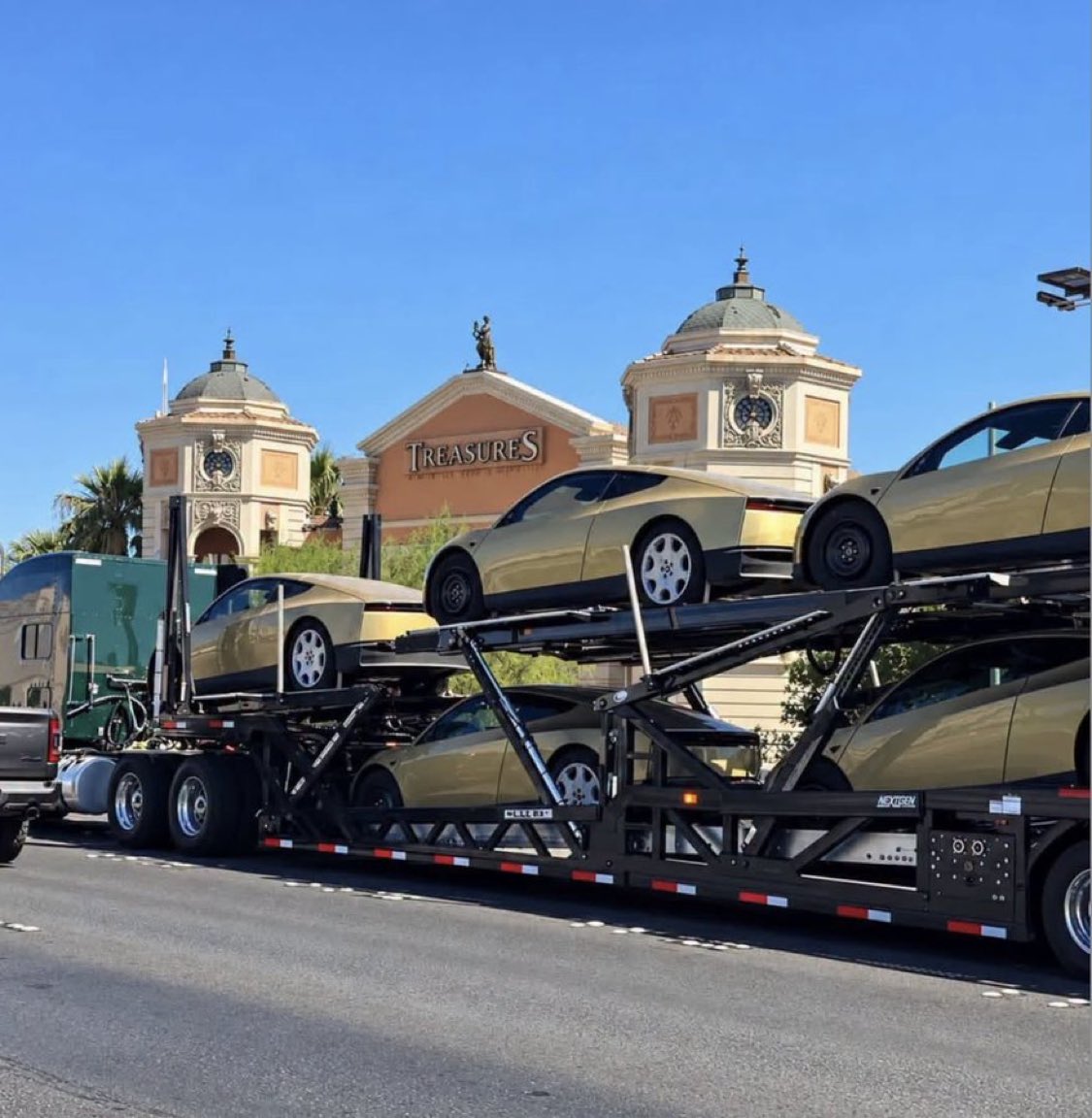 EricETesIa_'s tweet photo. Another batch of Cybercabs hitting Las Vegas. https://t.co/8JgYl6ULqw