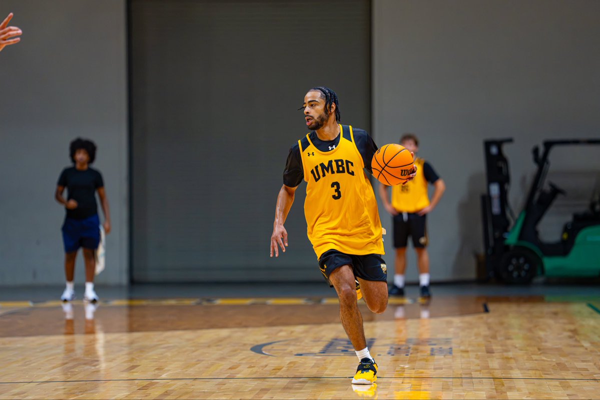 UMBC_MBB's tweet photo. Week 1️⃣ in the 📚… 🧱x 🧱 🚧

#RetrieverNation #GoDawgs https://t.co/yN2tlmFGP3