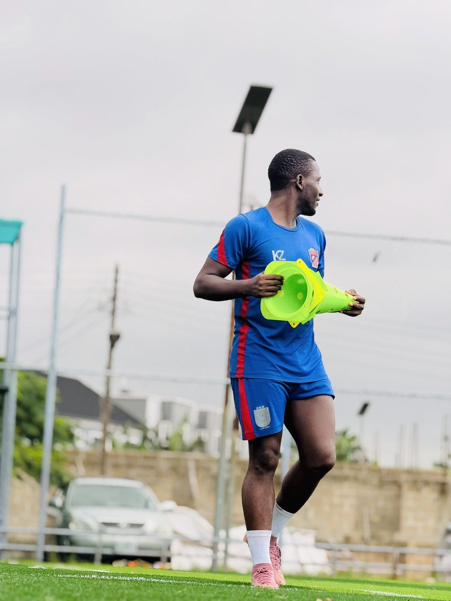Ikhane_10's tweet photo. I know it sounds crazy but I have no plan B I have given everything for football because I believe I have the ability to become a professional footballer So I put in my 150% every day cause I don’t want to become a average footballer and putting myself outside for opportunities https://t.co/qZRr9MNsjg
