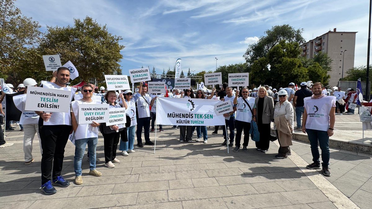 muhteksenkultur's tweet photo. Mühendis Tek-Sen Konfederasyonu olarak Anıtparkta sendikalarımızın katılımı ile buluştuk . Konfederasyon olarak hep birlikte emeğimiz, geleceğimiz ve ülkemiz için sesimizi yükselttik. Taleplerimizi dile getirdik. Buluşmamıza katılıp bizi yalnız bırakmayan tüm üyelerimize teşekkür ederiz. Birlikte güçlüyüz.

@MuhTekSen_Konf 
@muhteksenkultur 
@MuhTekBayindir 
@MuhTekTrmOrmn 
@KaMuhEnerjiSen 
@MuhTekYerelYntm 
@MuhTekBuro 
@MuhTekSenSagSos 
@MuhTekSenUlasim