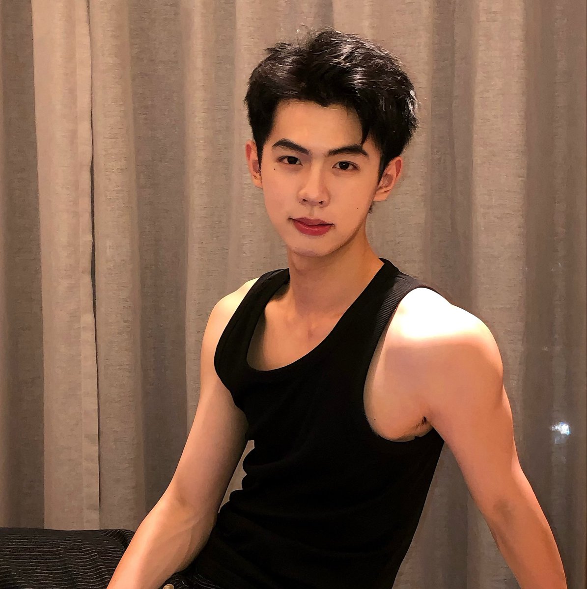 Chrisxiaoli's tweet photo. 嘿⚫️ https://t.co/FA9moJHE3H
