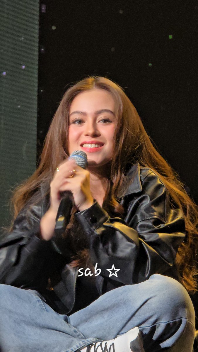 mainlyforcap's tweet photo. “you came”                          “of course,
                                               sayo ang sabado ko” https://t.co/wk6NVQlFtG