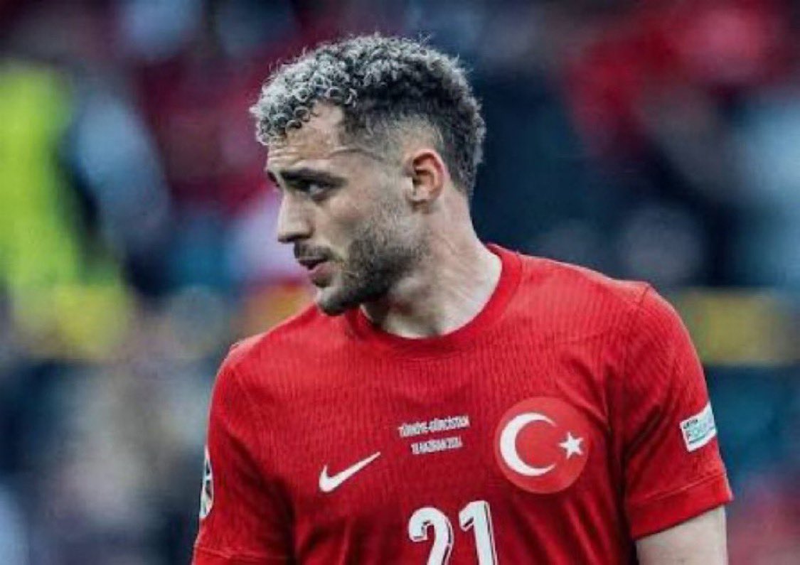 FahirEfendi's tweet photo. Son 3 yılda milli takımda atılan gol sayıları 

Her maç ilk 11 başlayan Barış Alper Yılmaz: 0 gol, 2 kırmızı kart 

Akasya durağı Usman ağa: 0 gol, 0 kırmızı kart https://t.co/G2gqQyPT26