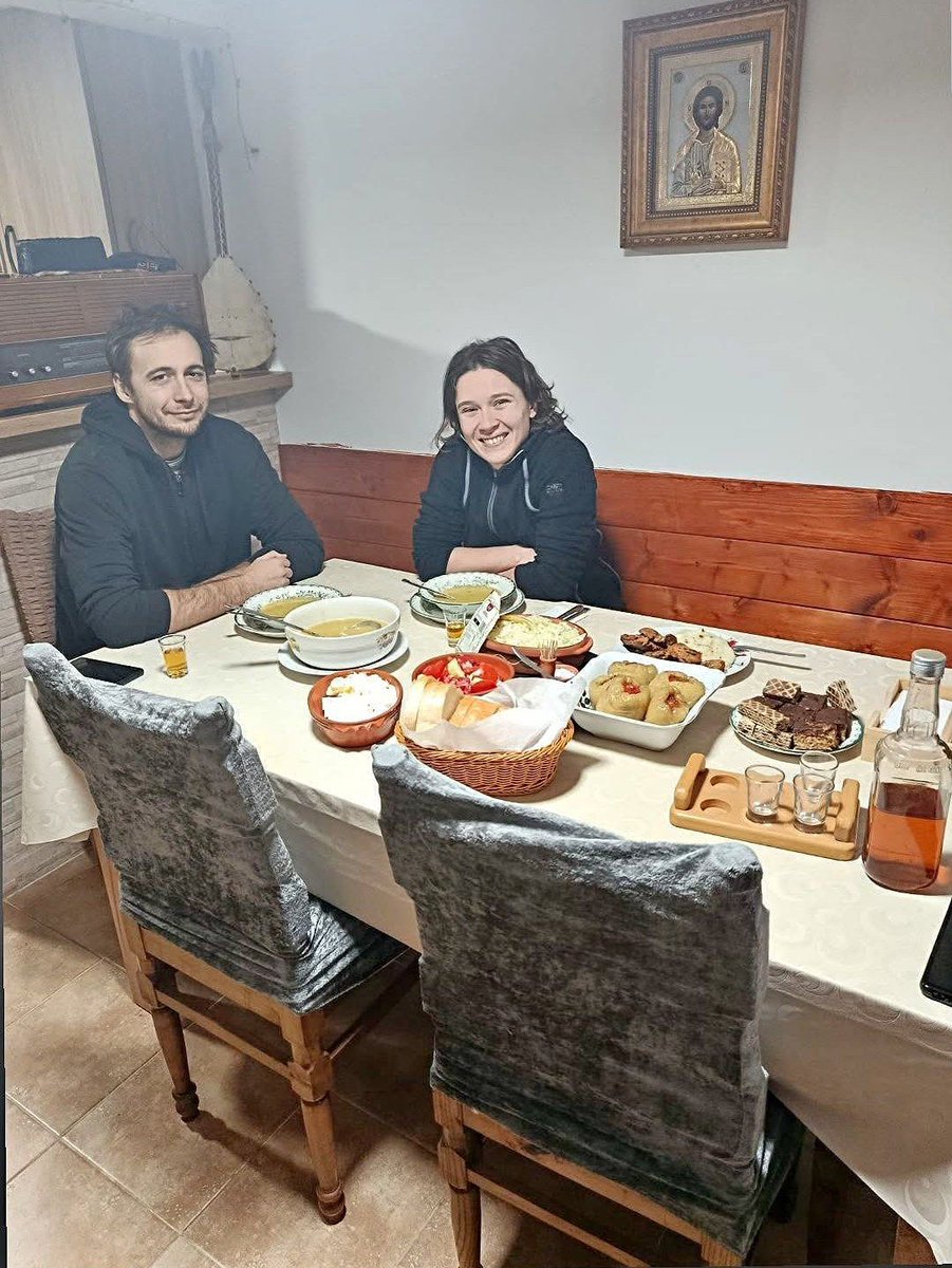 prenocistelelic's tweet photo. Наши драги гости из Панчева,Србија 😊🇷🇸
Our dear guests from Pančevo, Serbia
#prenocistelelic #seoskiturizamsrbije #seoskiturizam #selolelic #lelic #selo #booking #airbnb #valjevo #srbija #hrana #vecera #dinner #abendessen #food #Essen https://t.co/jQzflw5fHm