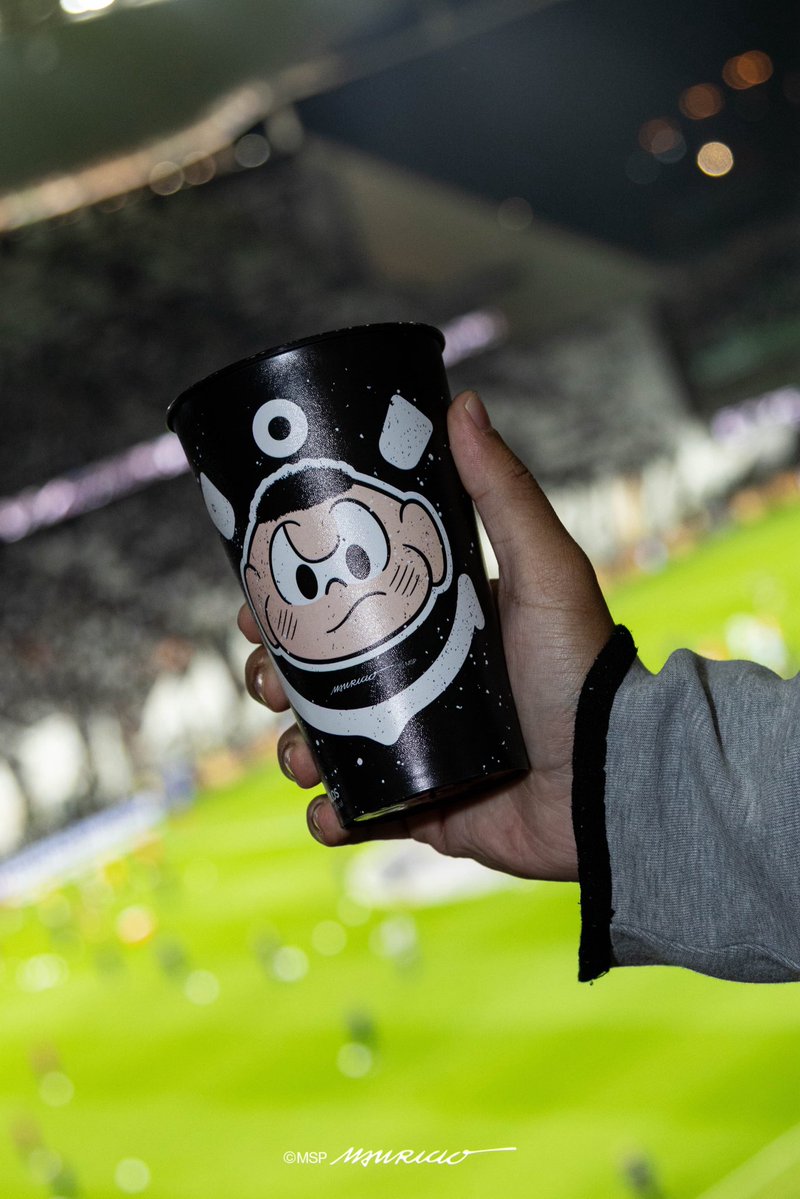 soidolosoficial's tweet photo. A coleção #TodoPoderosoTimão já conquistou a torcida corintiana, celebrando a parceria entre o @Corinthians e a @mspestudios em uma homenagem especial aos 90 anos de Mauricio de Sousa.

🛒 Os produtos disponíveis: https://t.co/UizRZ23Muk

#publicidade #Corinthians #TurmadaMônica https://t.co/wGTC8ASzfv