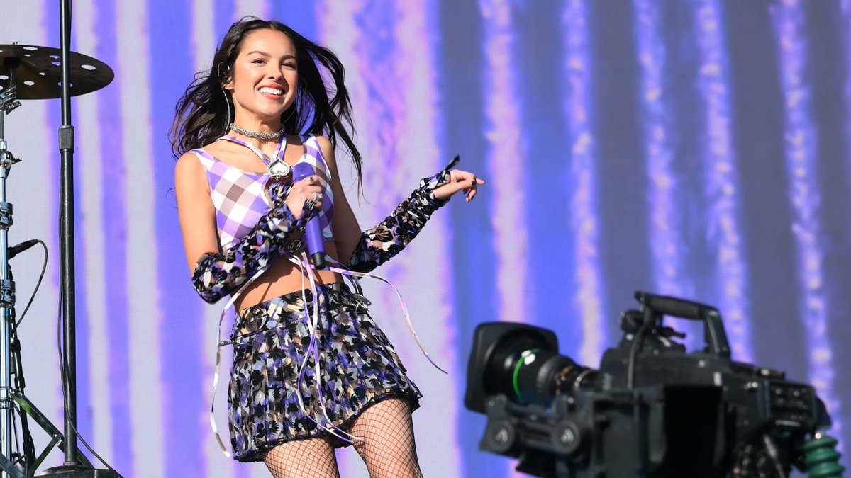 vikralnews's tweet photo. Olivia Rodrigo Launches Unraveled Tour With New Setlist and 2026-27 Dates
Read More :https://t.co/OgquOdqUgV https://t.co/9UesxXpsEa