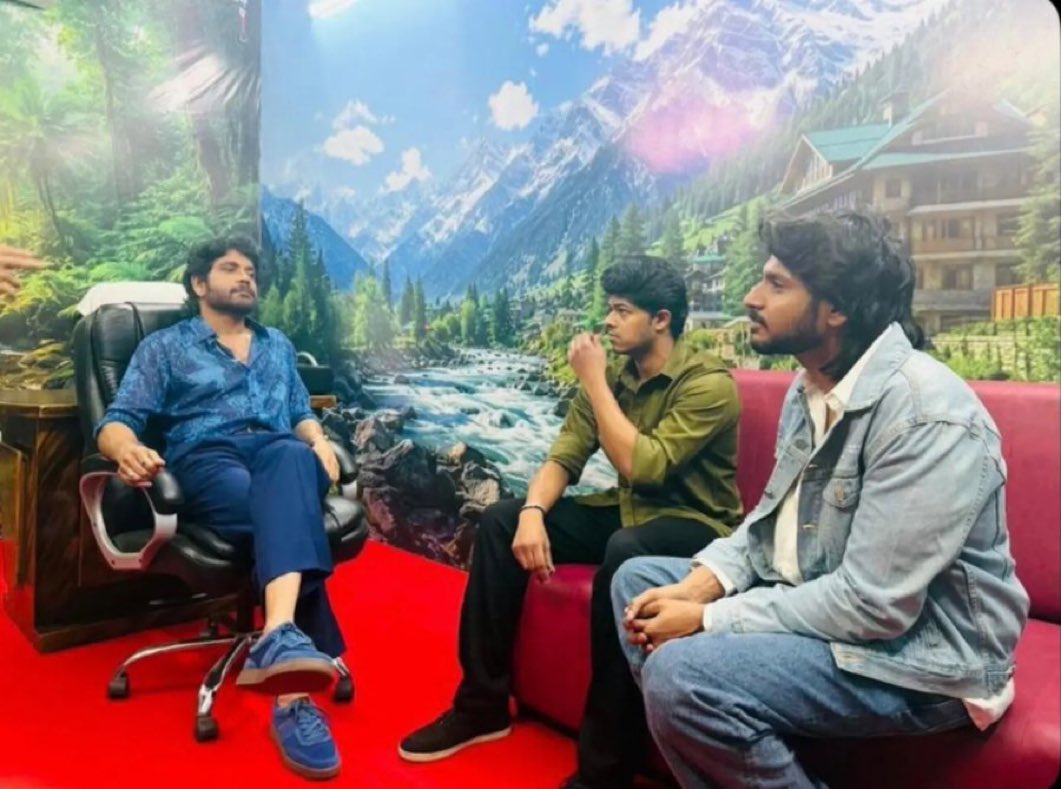 dp_karthik's tweet photo. ETHEY NAGA ARJUNAA VAA 🤯👏🏻
SIGMA meets the KING 👑 
WHAT A SUPPORT FROM TFI for Jason Sanjay. ❤️ https://t.co/VmOMNzLO8M