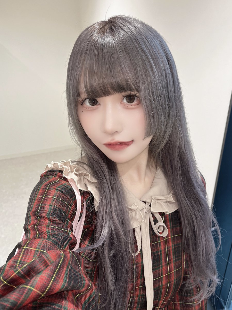 ASTRAILLtsubaki's tweet photo. 髪がうねってしゃーない、雨だから https://t.co/b1sFJ6pmvv
