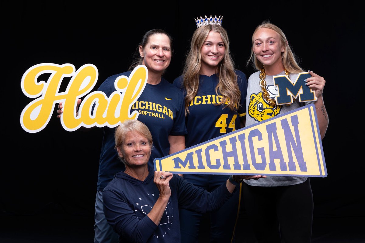 AKresbaugh2028's tweet photo. God’s timing. God’s plan.
Proverbs 3:5–6 🤍

I’m going to be a Wolverine! I’m so grateful God led me home.

Thank you Coach Bonnie and the entire Michigan staff for this opportunity. Excited for this next chapter. Go Blue! 〽️

@umichsoftball @Turnin2Pezz @pezzplayers https://t.co/l9AXmhIBCy