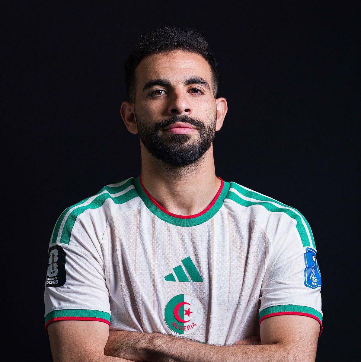 ActuFoot_'s tweet photo. 🚨🚨 OFFICIEL ! BRAHIM HEMDANI ÉCARTE RAYAN AÏT-NOURI DE LA SÉLECTION ALGÉRIENNE 🇩🇿 DURANT CETTE TRÊVE !!! 🤯👋

Cette décision intervient à la suite du comportement du joueur sur le banc de touche lors de la rencontre face à la Zambie, un comportement qui aurait été jugé "inacceptable" par le staff technique national.