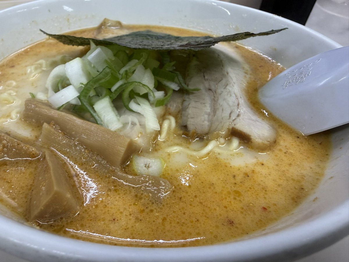 arika_sp's tweet photo. 26‘道オフ振り返り3日目その④
〆のラーメンが食べたい！とわがままをいいここへ。流石にチャーシューおむすびは食べれなかった。
#予言者北海道オフ
#FTAラーメン部 https://t.co/DxVayk1UWF