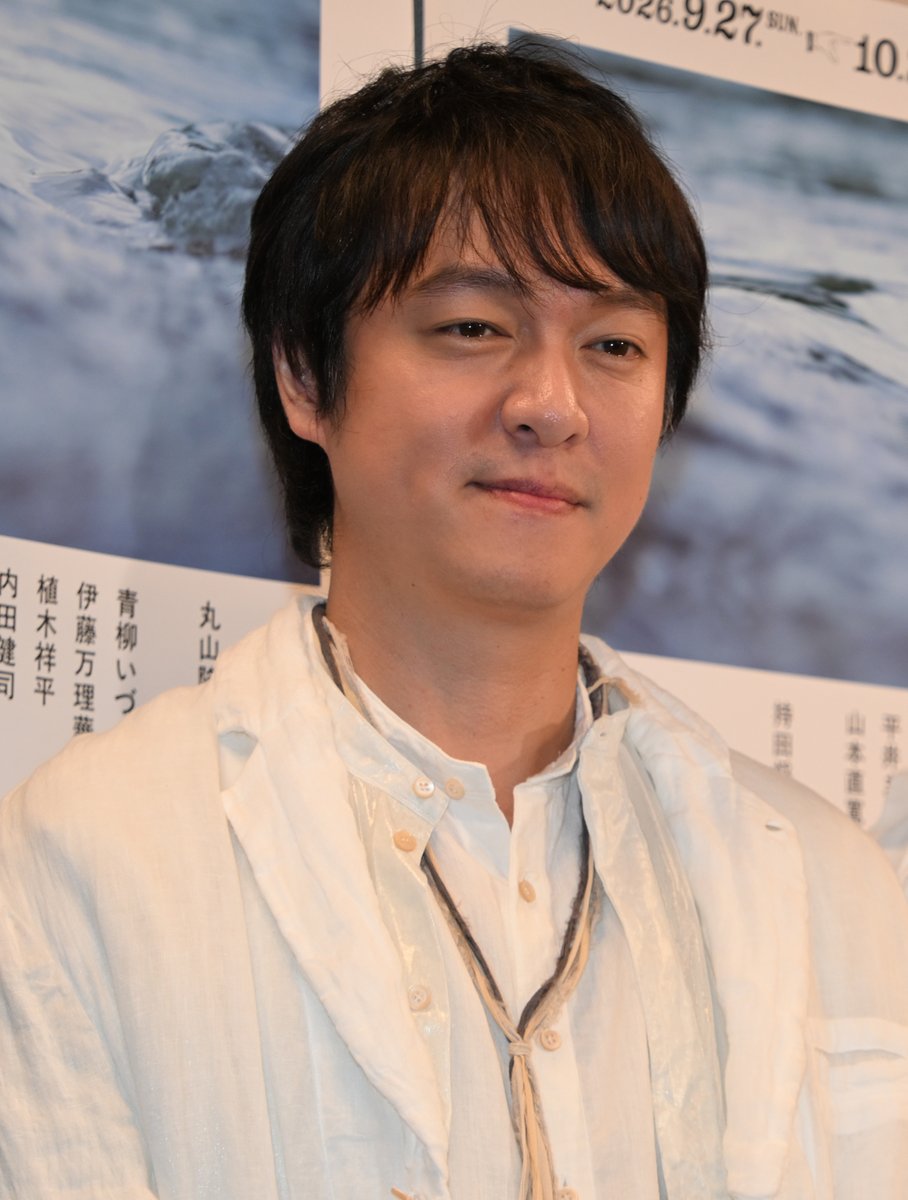 oricon's tweet photo. 丸山隆平、活動終了の後輩WEST.へエール　
約2分にわたり、温かなメッセージを寄せた

「ファンの方も、きっと同じ歴史を一緒に紡いできたと思うし、それはなくなったことにはならないと思う」
「僕らも袂を分かつメンバーのことも何かで見て『活躍してるな』と思う」
https://t.co/gwJ9YRMElx https://t.co/04cxn3zATT