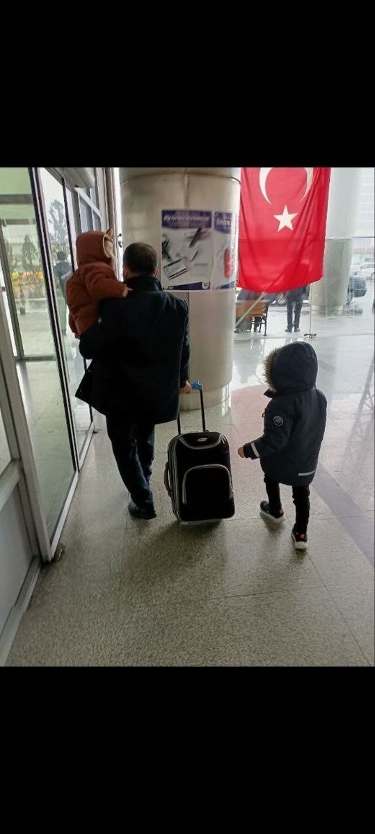 ahmet_mavi_'s tweet photo. Sayın @Yusuf__Tekin, bakanlığın plansızlığı yüzünden birçok ilde branşımızda sıfır kontenjanla karşılaştık. Aile bütünlüğümüz için şefkatli bir adım atarak il emrini vermenizi bekliyoruz. @eczozgurozel @Suat_Ozcagdas @cenginyurt52 #BakanVarGörenYok 📜🌸 23 https://t.co/NauH8x28si